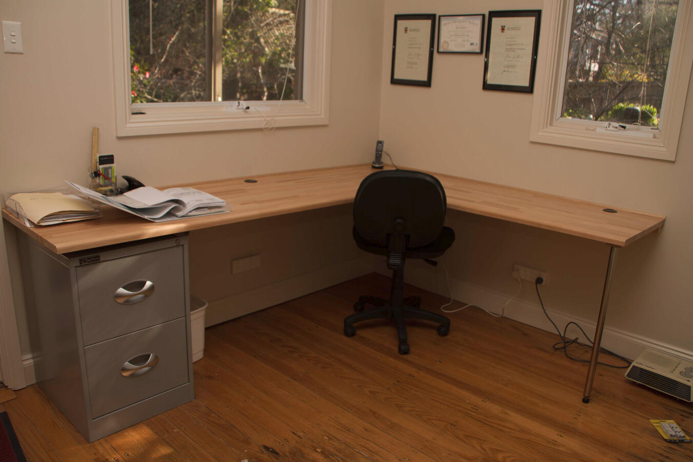 Bungalow Office Desk